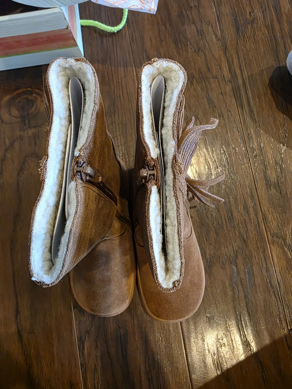 NWT!!! Livie & Luca Girls Brown Suede Fringe Moccasin Boots SIZE 11